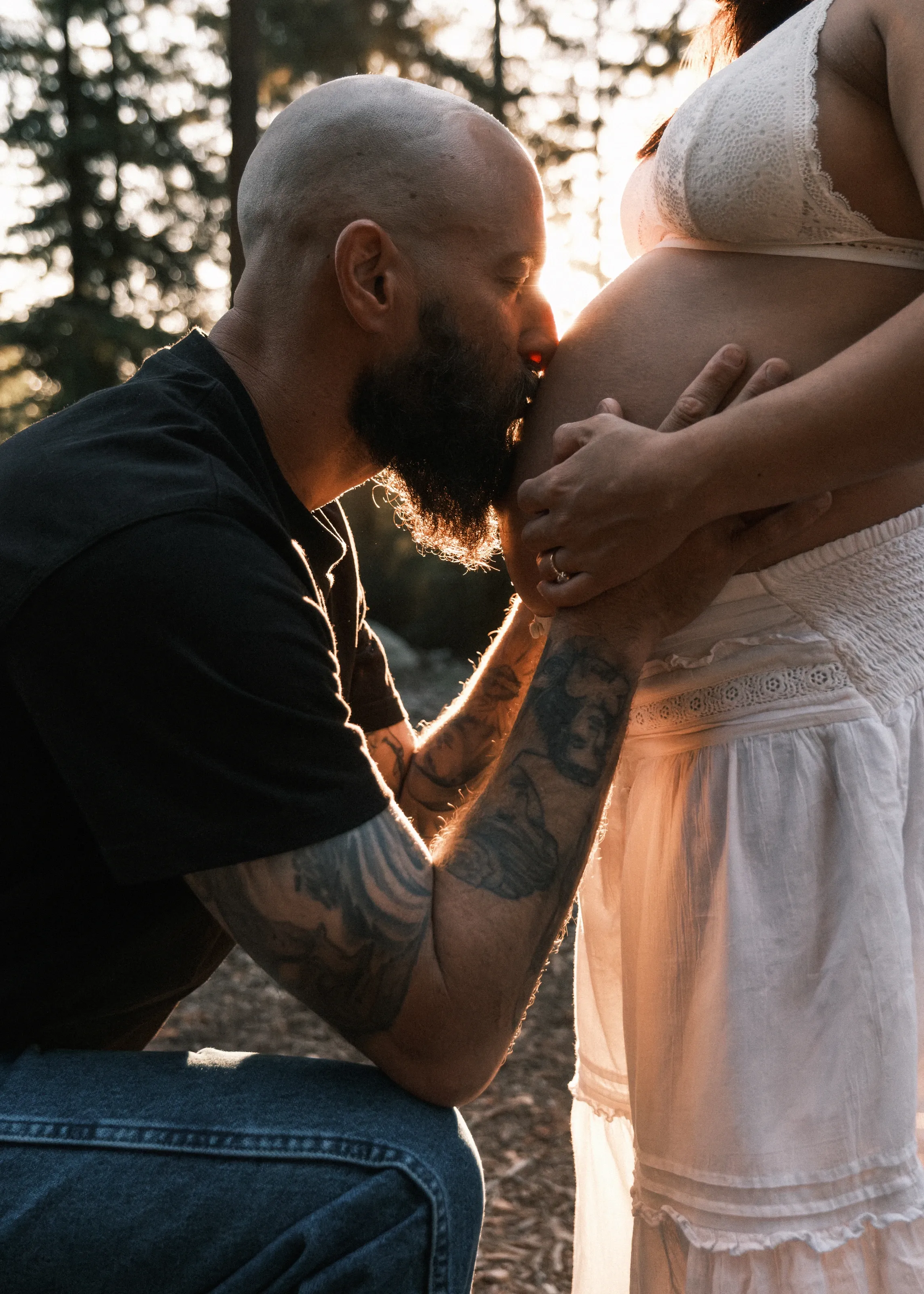 Alex + Estefania, frame 2
