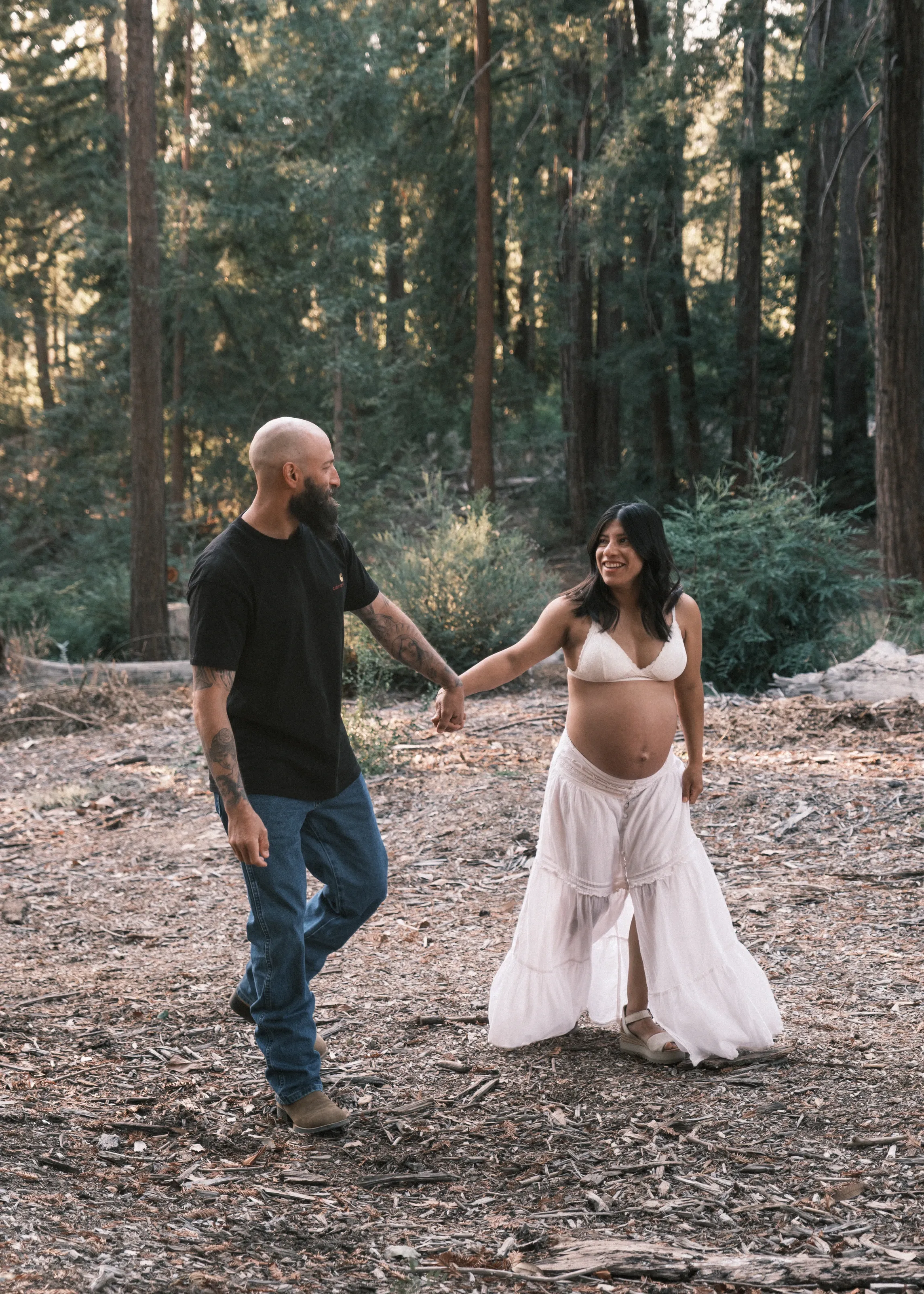Alex + Estefania, frame 6